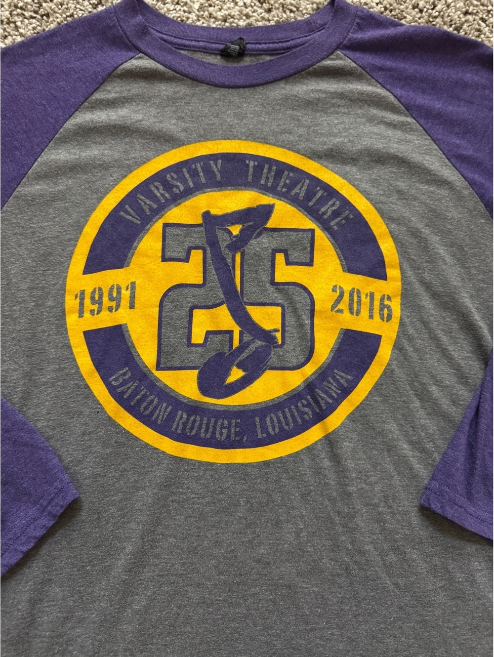 Varsity Theatre 25th Anniversary Raglan Sleeve T-Shirt in Gray and Purple | Sz M - Picture 2 of 3
